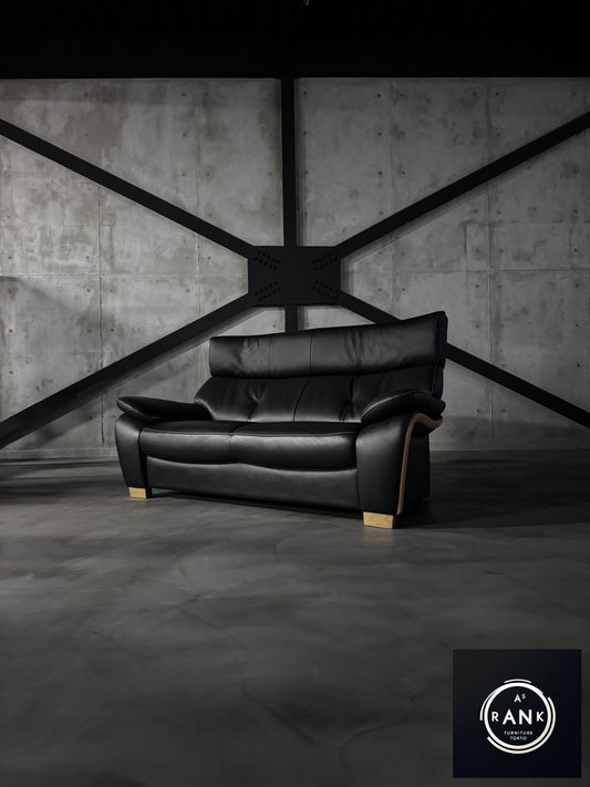 カリモク Z165 黒革ソファ