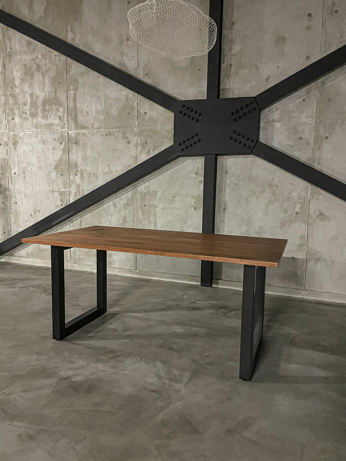 MasterWal WILDWOOD DINING TABLE