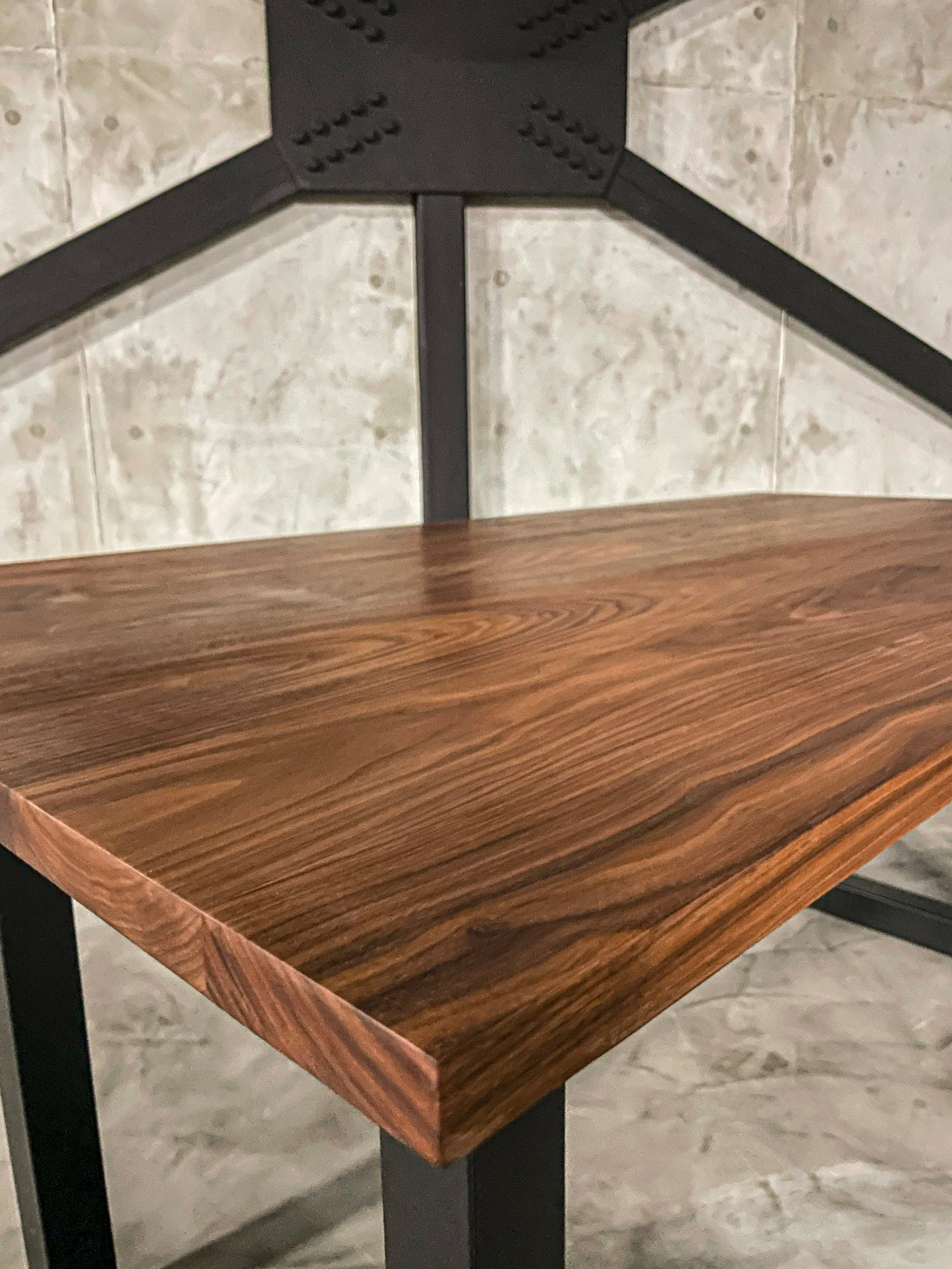 MasterWal WILDWOOD DINING TABLE