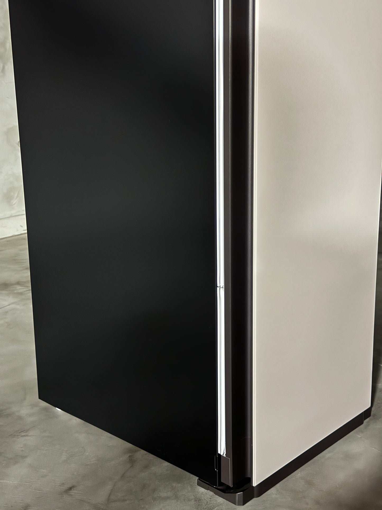LG Styler S3BNF 本体斜め外観