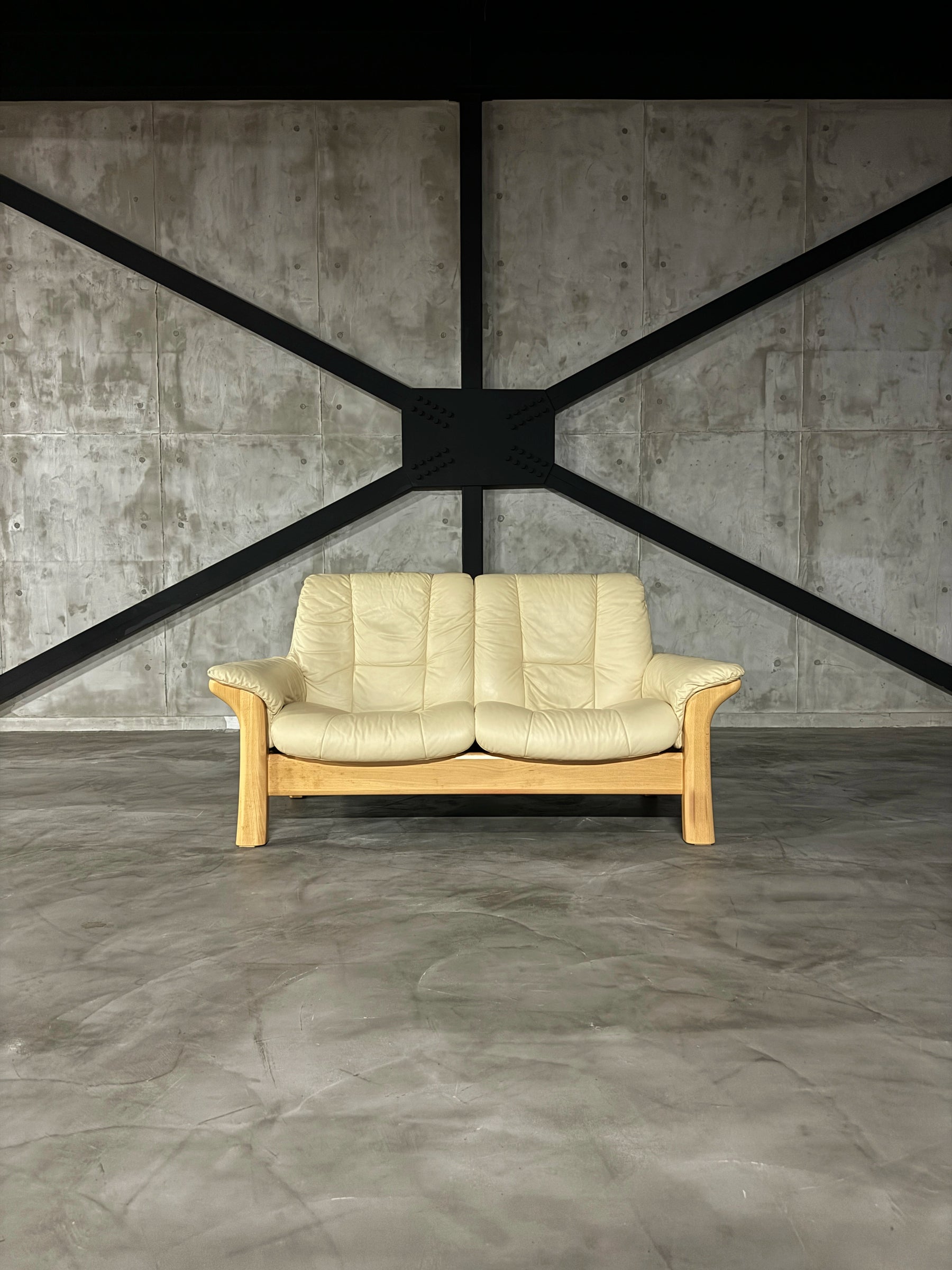 Stressless Buckingham 2人掛けソファの実物写真