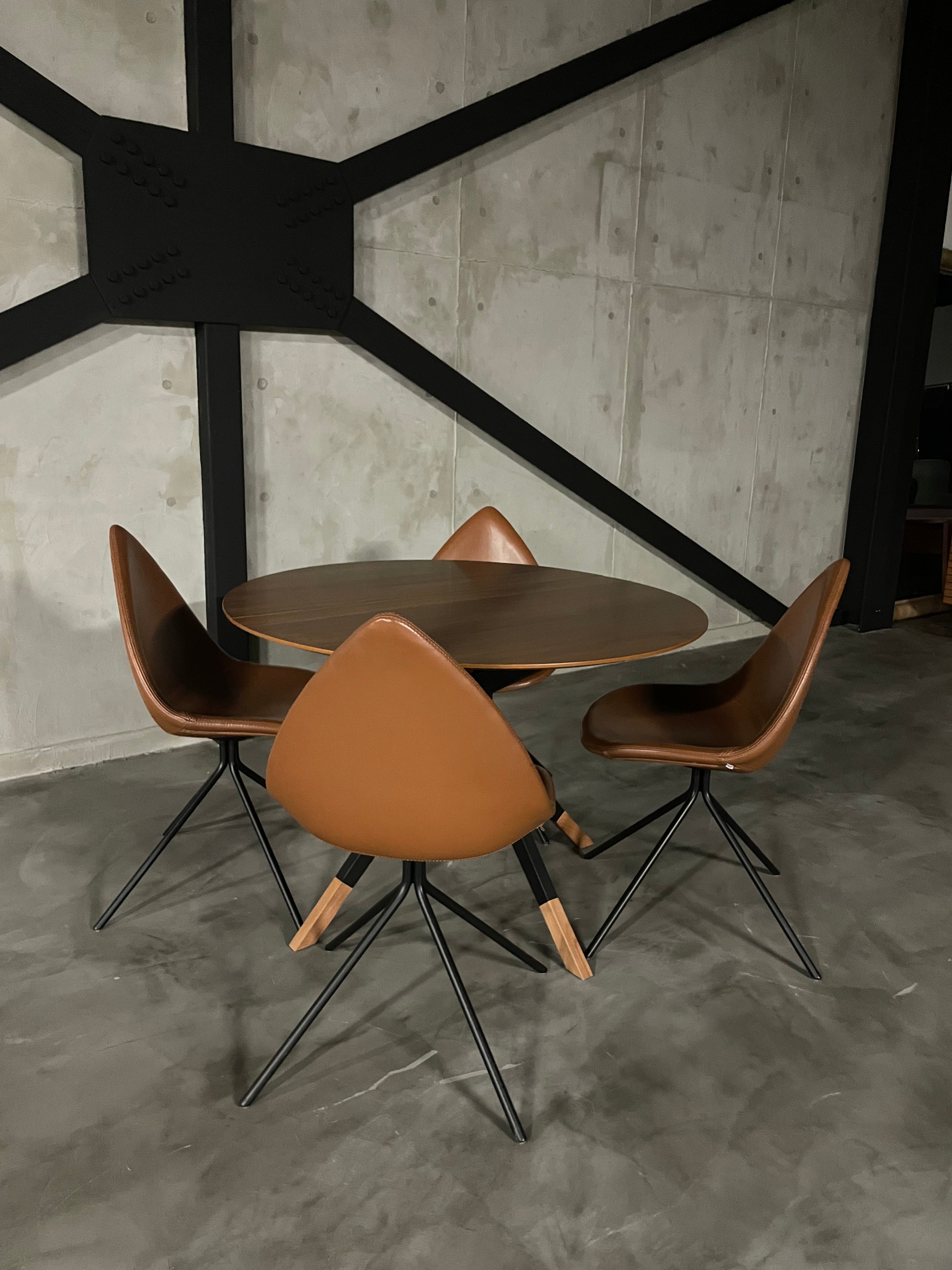 Bo concept BILLUND ラウンドテーブル – A5rank Furniture.TOKYO