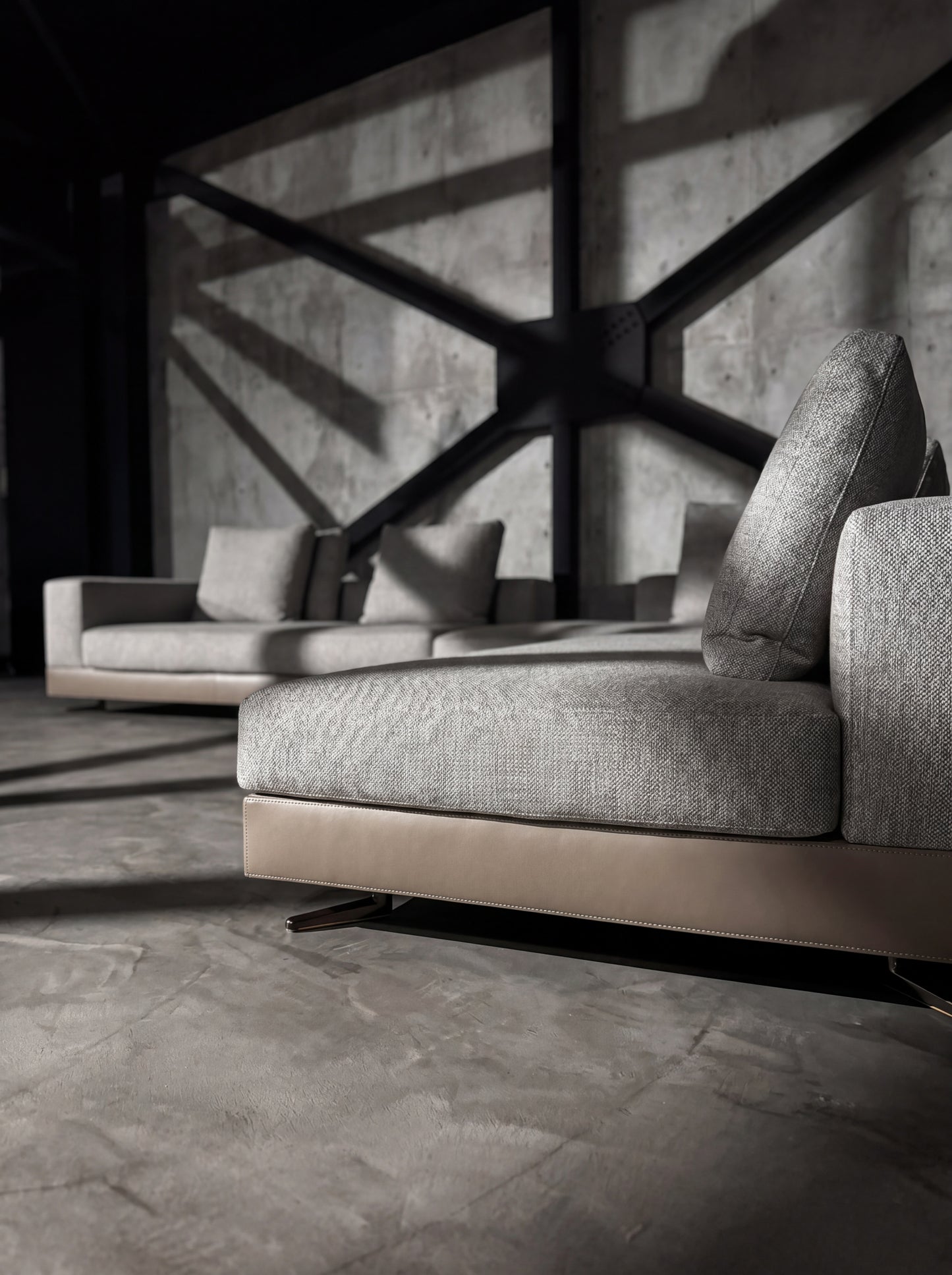 Minotti WHITE SADDLE-HIDE 大型モジュラーソファ 総幅550cm 中古美品 | A5 Rank Furnitur