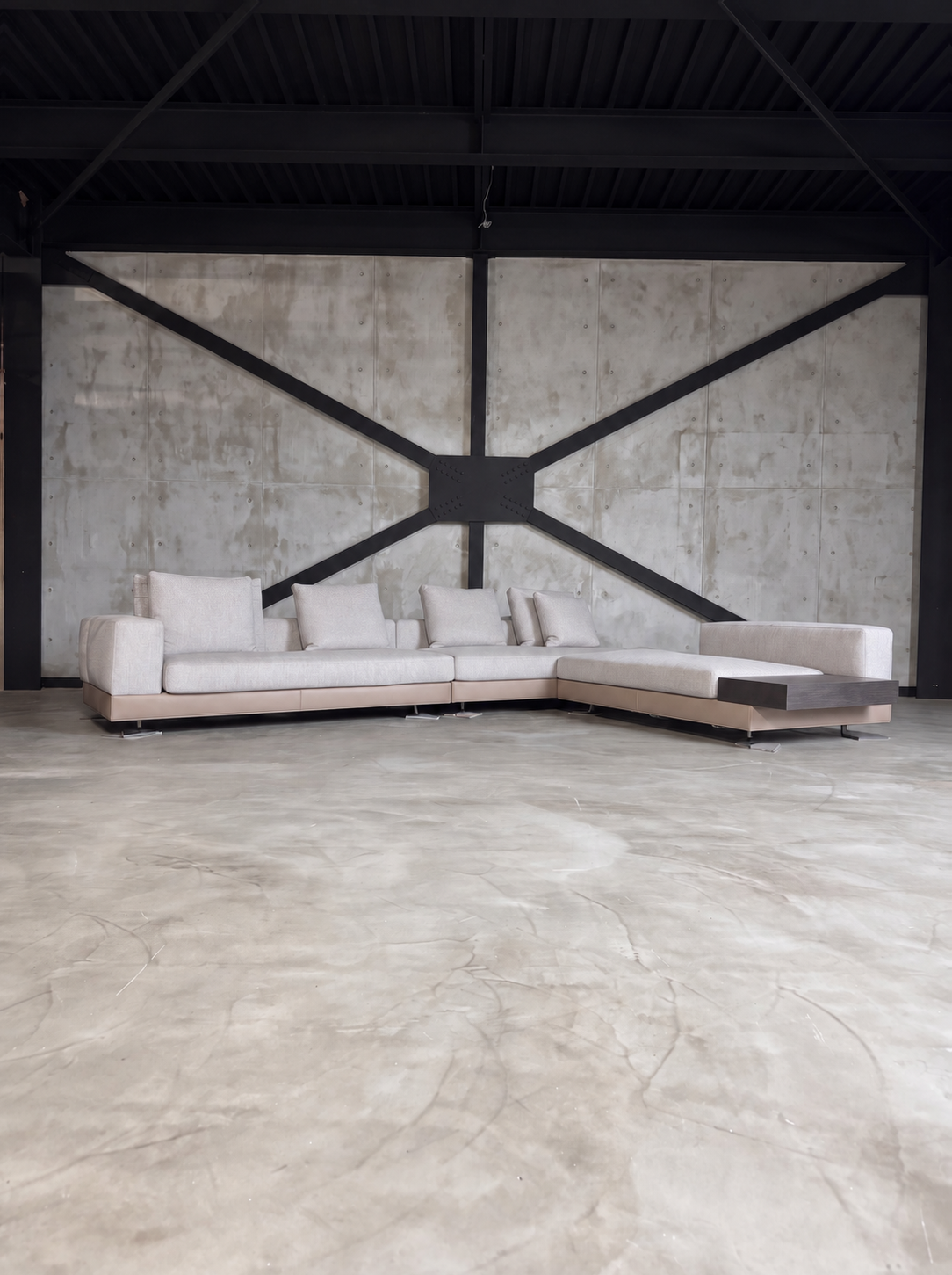 Minotti Whiteの照明演出イメージ、昼。生成画像